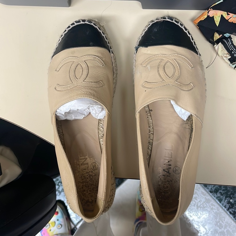 Chanel Espadrilles Lambskin
Beige & Black